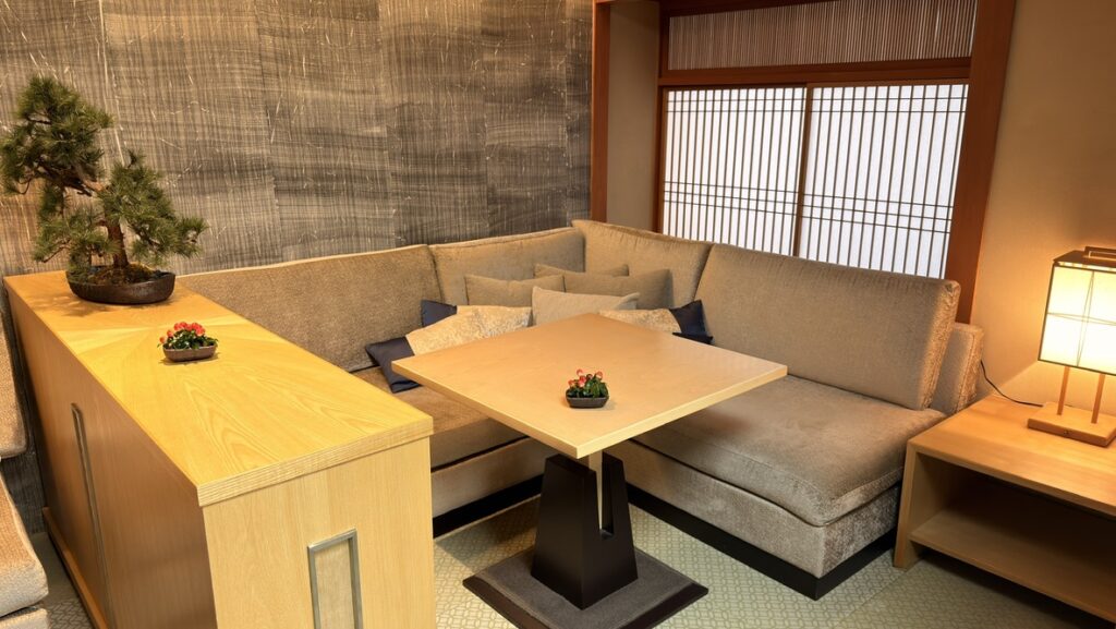 高輪 花香路 SLH宿泊記|ラウンジ桜花