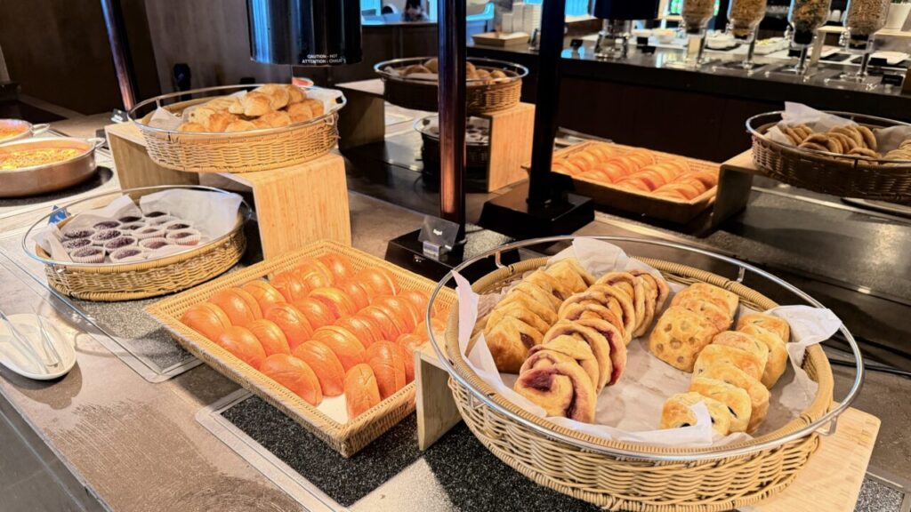Westin Club Lounge朝食のパンとペストリー