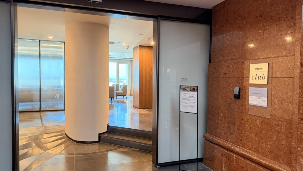 ウェスティン リゾート グアム最上階にあるWestin Club Loungeの入口