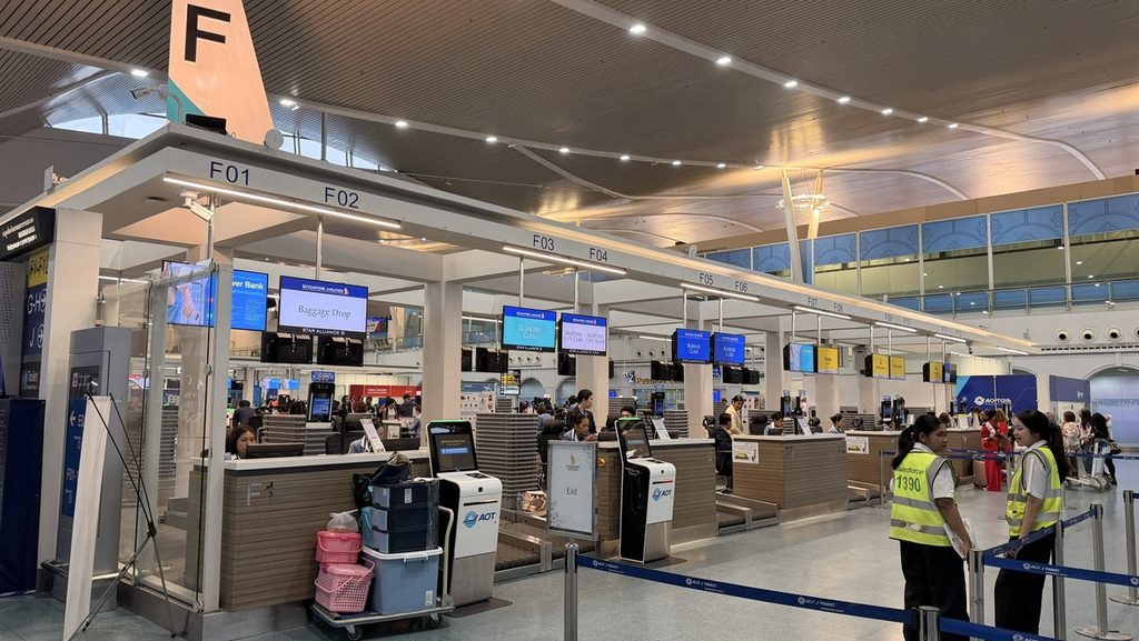 帰国日に利用したプーケット国際空港のチェックインカウンター