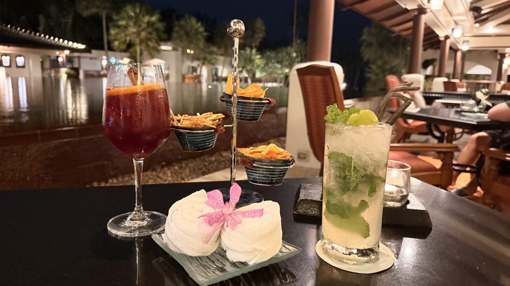 Moonlight Happy Hourで注文したカクテルとモクテル