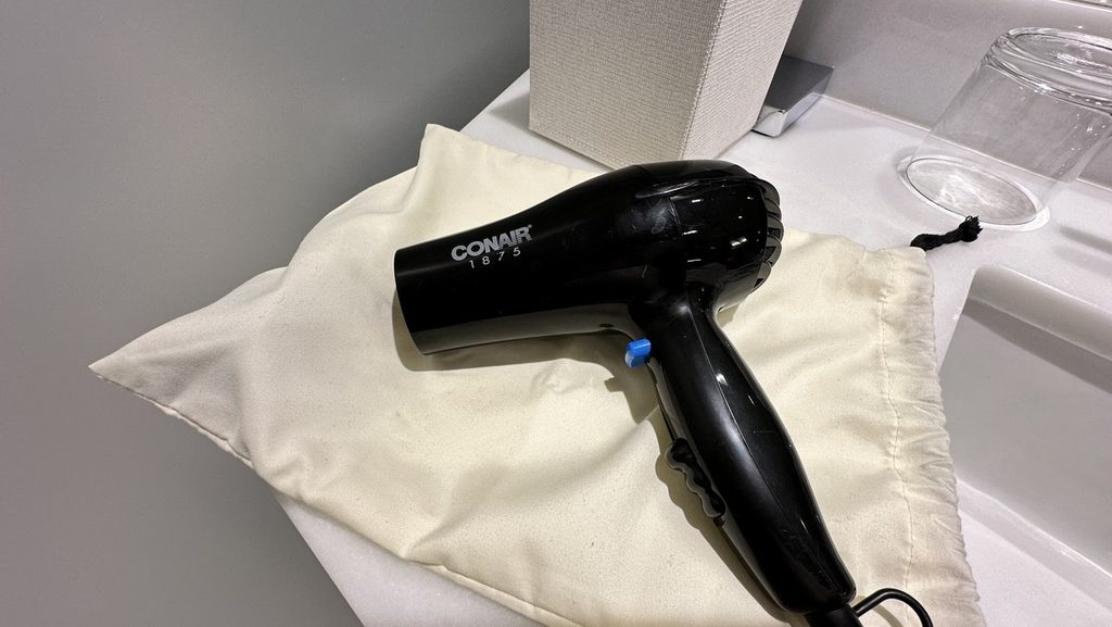 リッツカールトン・ワイキキ|客室に用意されていたCONAIRのドライヤー