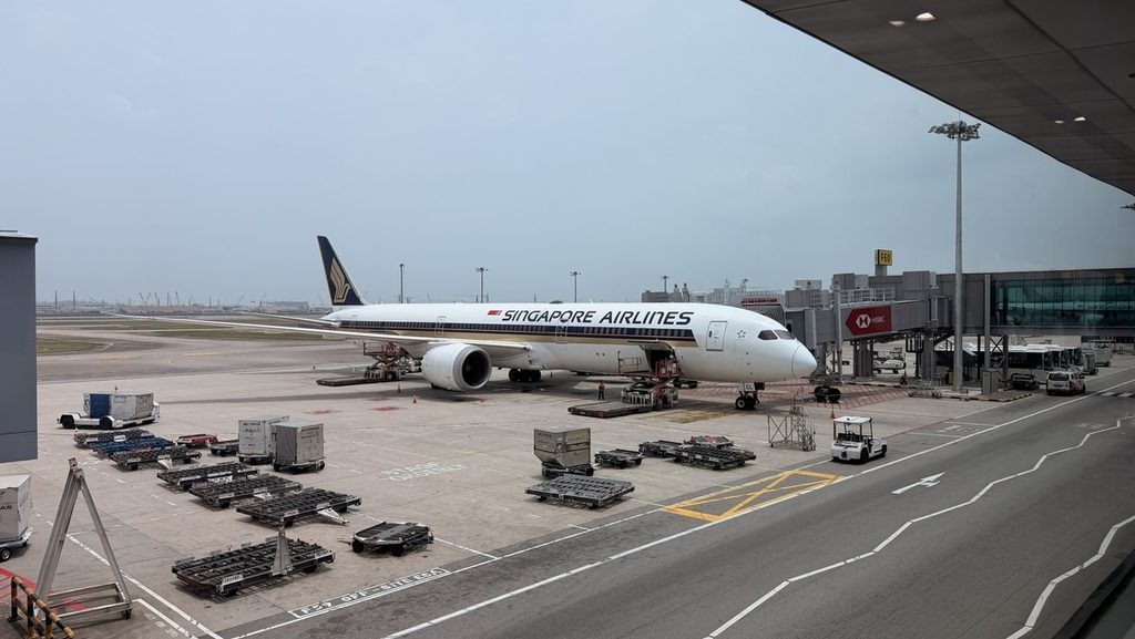 空港に駐機するシンガポール航空の機体
