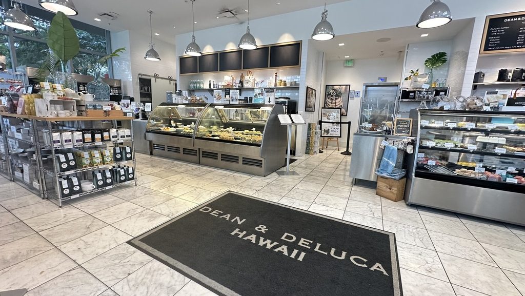リッツカールトン・ワイキキ|ホテル1階のDEAN & DELUCA店内