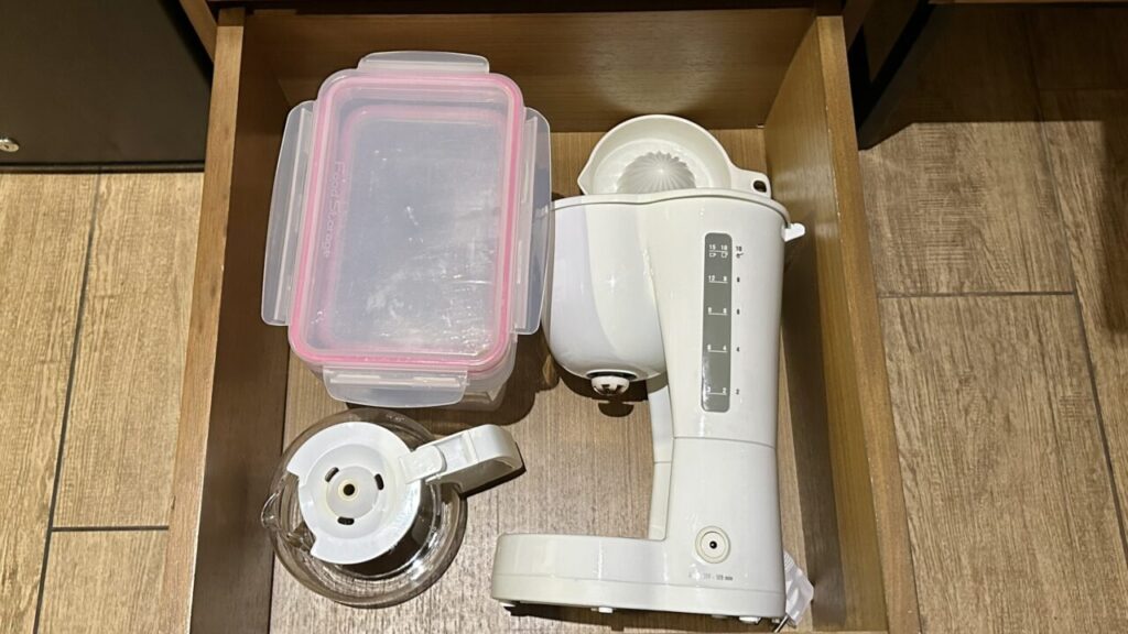 保存容器と電気ケトル