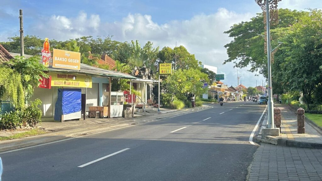 ホテル周辺の道路