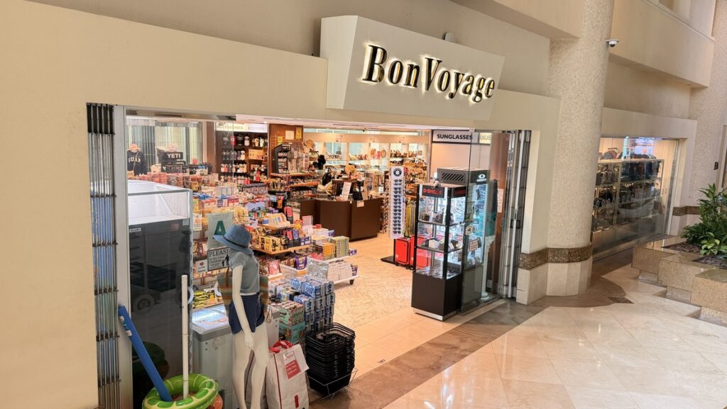 ウェスティン リゾート グアムの館内ショップBon Voyageの入口