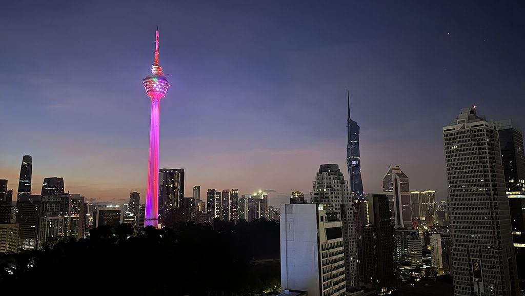 35階の客室から見たKLタワーとムルデカ118の夜景
