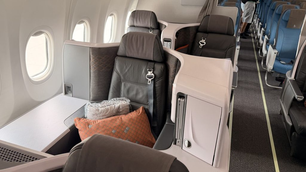シンガポール航空B737-8ビジネスクラスの1人席、通称王様席