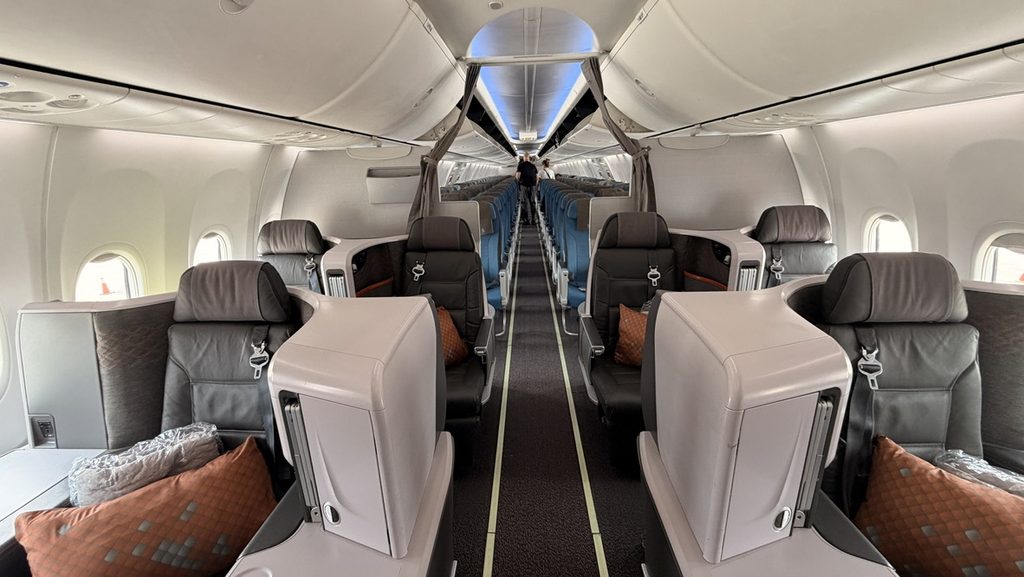 B737-8の2人席と1人席の配置