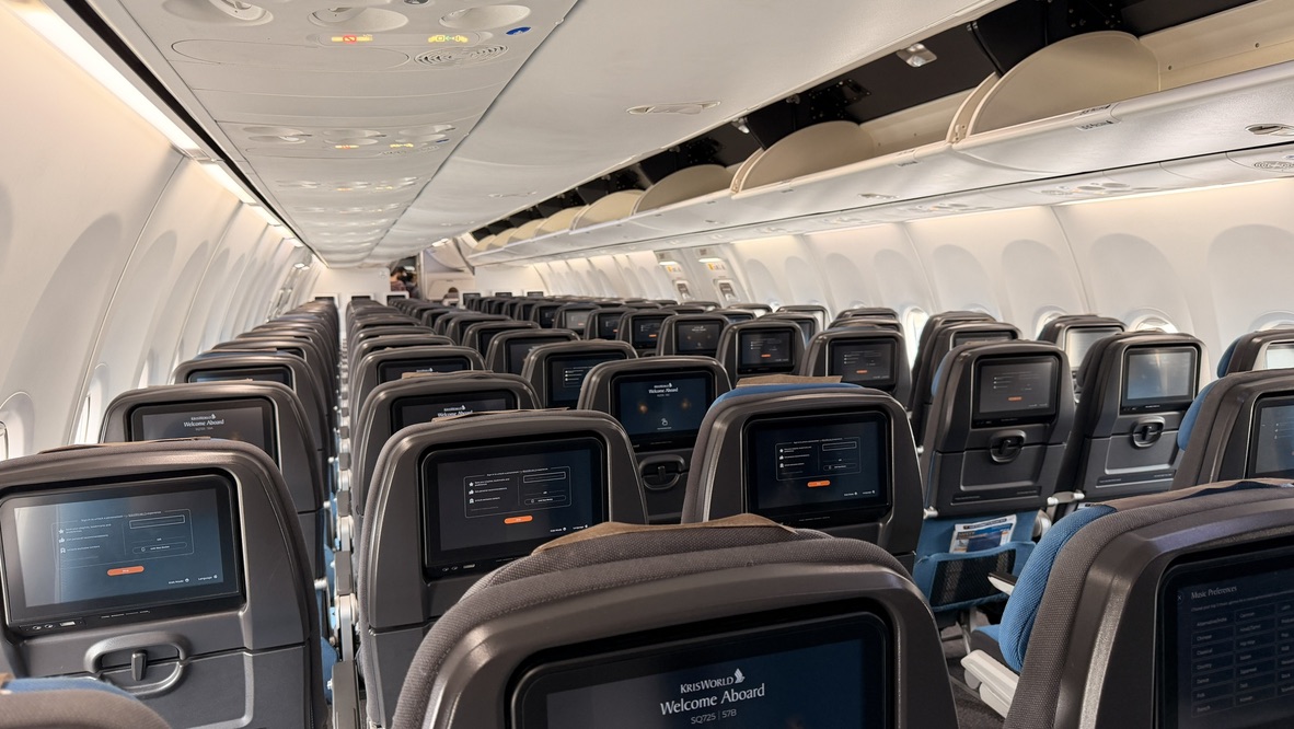 SQ725のB737-8エコノミークラス