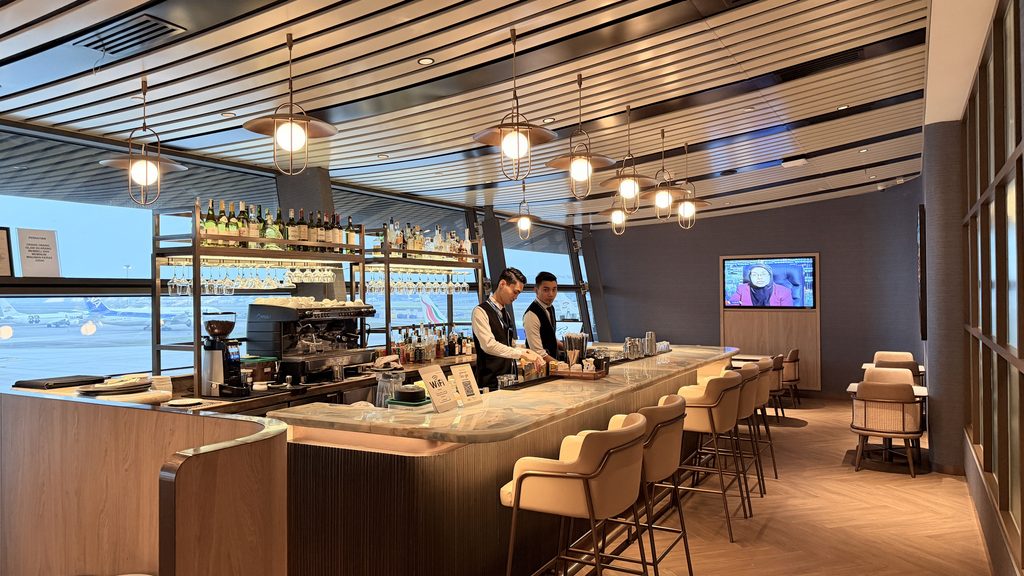 GLOBAL LOUNGEのバーカウンター