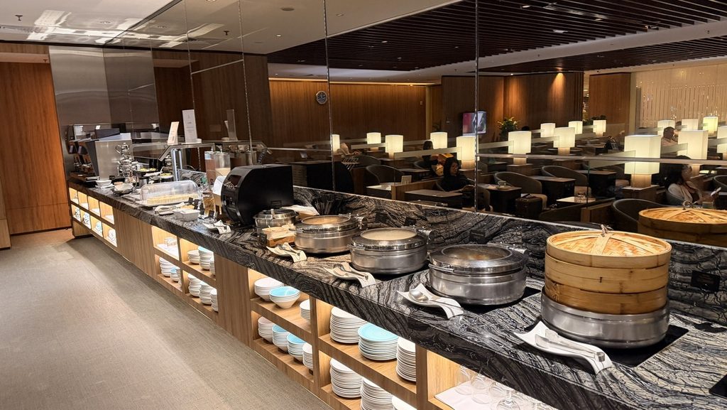 KrisFlyer Gold Loungeのビュッフェと座席